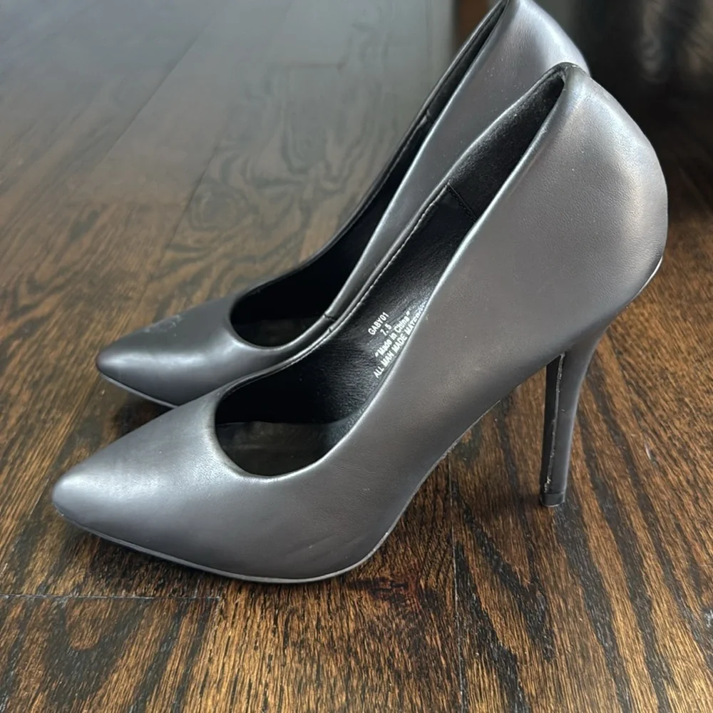 🔵 Riverberry Black Pumps Size 7.5